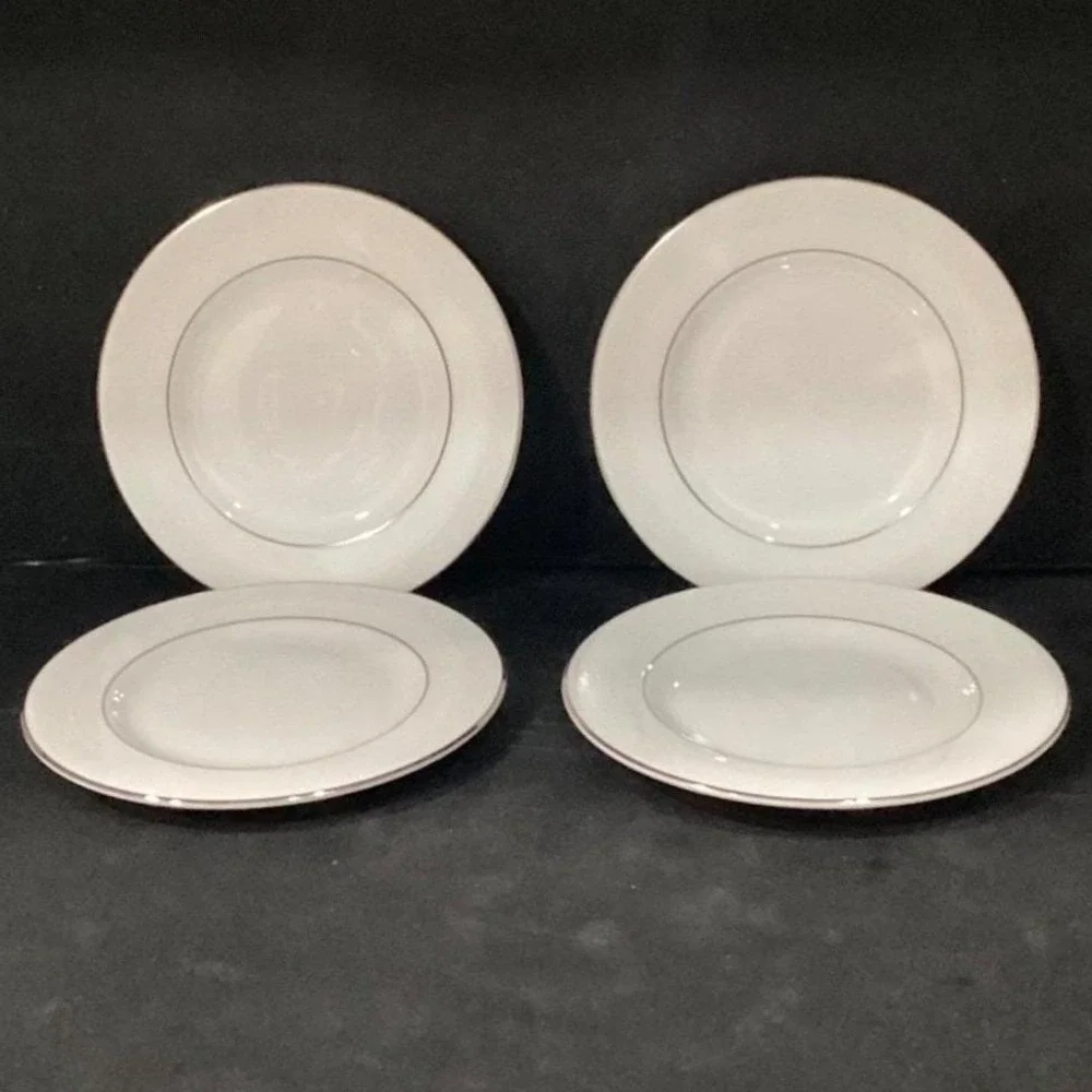 Royal Doulton Amulet Bread & Butter Plates, Set of 4 White Bone China Dinnerware